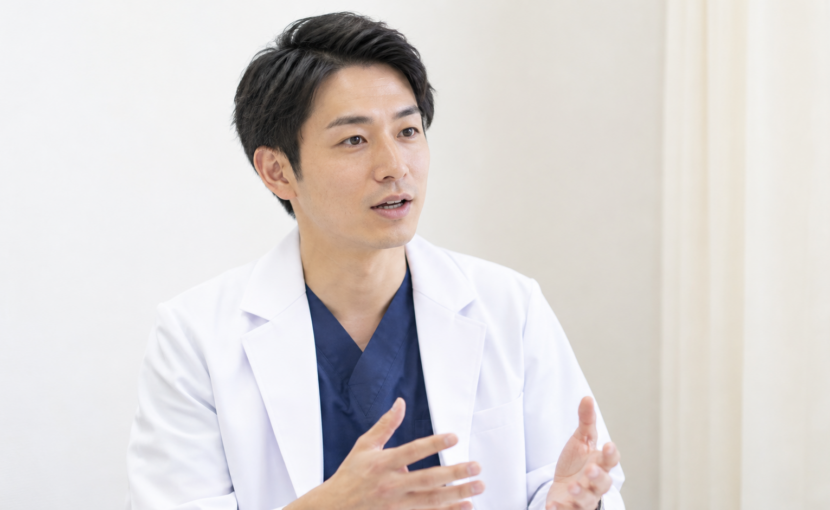 説明を行う男性医師